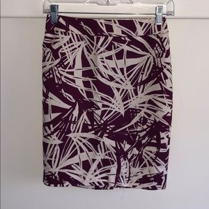 LOFT Purple leaf pencil skirt 00P curvy fit.